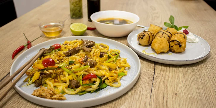 Parádní japonské menu pro 1 i 2: miso polévka, udon nudle a smažené ovoce