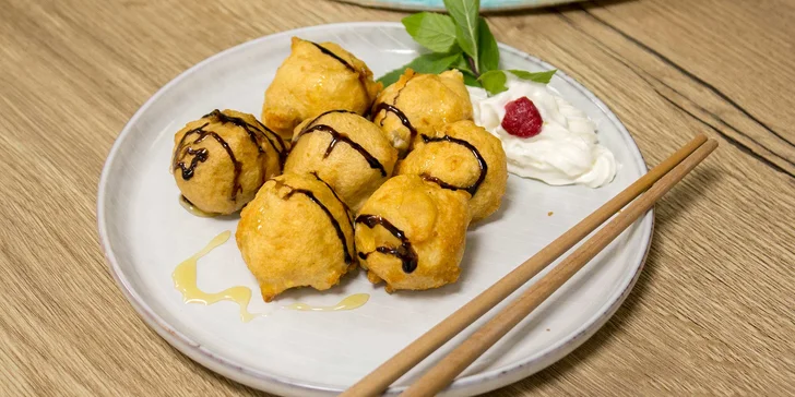 Parádní japonské menu pro 1 i 2: miso polévka, udon nudle a smažené ovoce