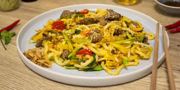 Parádní japonské menu pro 1 i 2: miso polévka, udon nudle a smažené ovoce