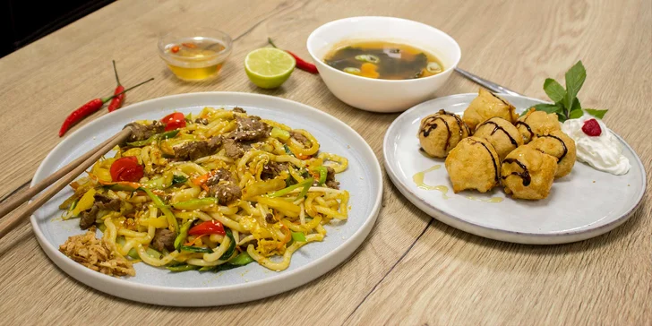 Parádní japonské menu pro 1 i 2: miso polévka, udon nudle a smažené ovoce