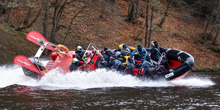 Adrenalin na Slapech: akrobatická jízda ve speciálním člunu až pro 10 osob