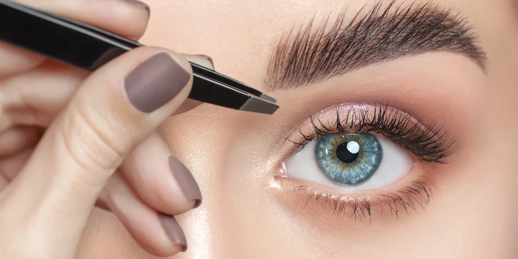 Uhrančivý pohled: lash lifting, barvení i laminace obočí