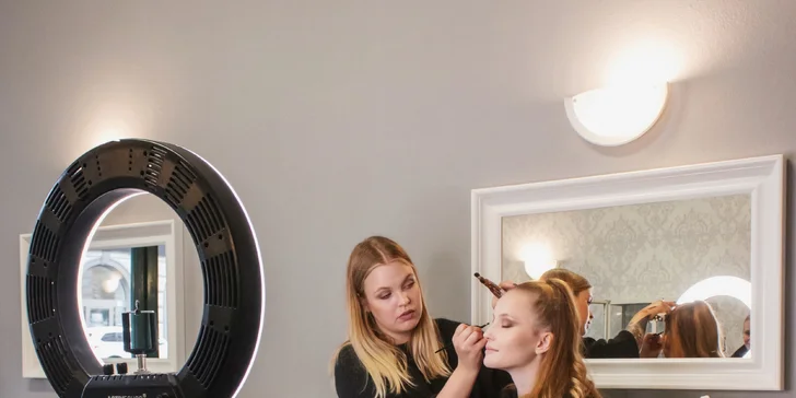 Buďte krásná na jakoukoliv příležitost: večerní líčení i styling účesu