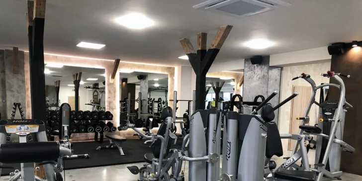 Hodinová individuální fitness lekce s trenérem a první vstup do fitness