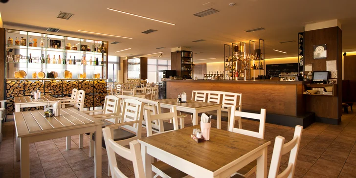 Tříchodové menu v restauraci Akát se steakem z hovězího roštěnce