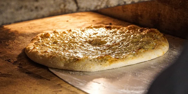 Itálie na Císařské louce: dvě pizzy podle výběru ze 4 druhů o průměru 33 cm