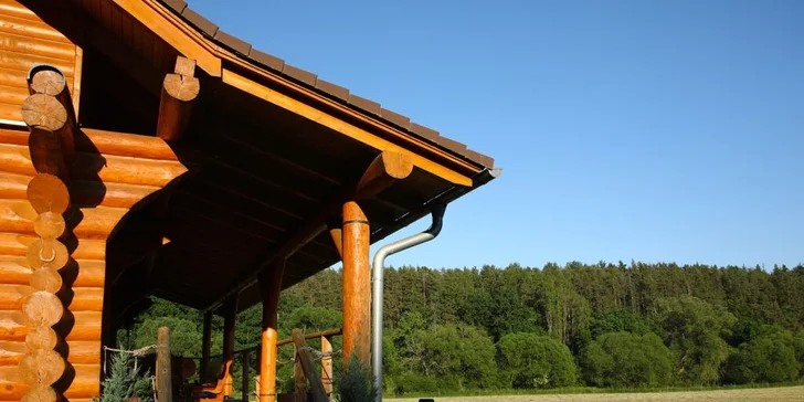 Rodinný pobyt ve srubu na westernovém ranči u Plzně