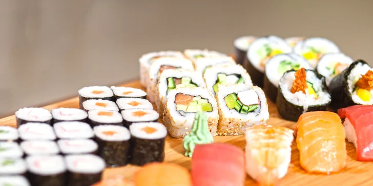 Sety s 16–75 kousky sushi v Banyan Bistro Opava: vege, smažené i s rybami