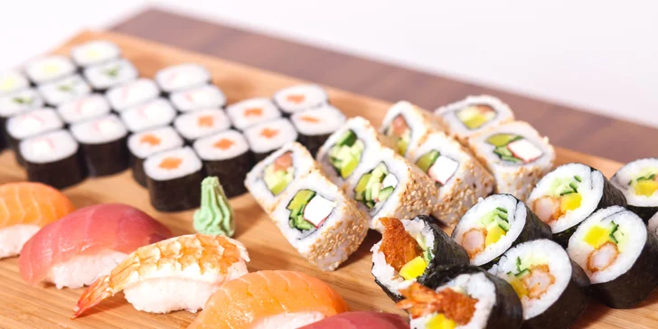Sety s 10–75 kousky sushi v Banyan Bistro Opava: vege, smažené i s rybami