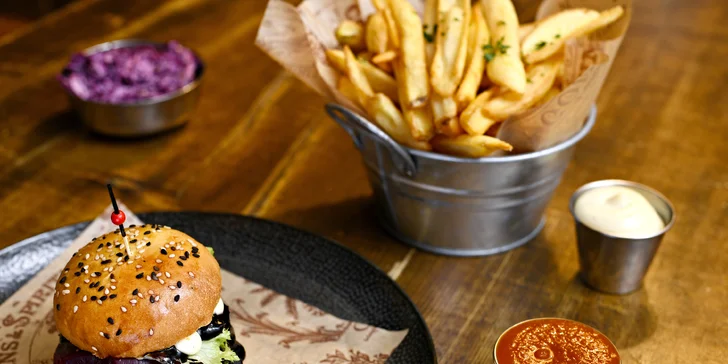 Degustace miniburgerů na Žižkově pro dva: Black Angus, losos, trhané vepřové i jelení