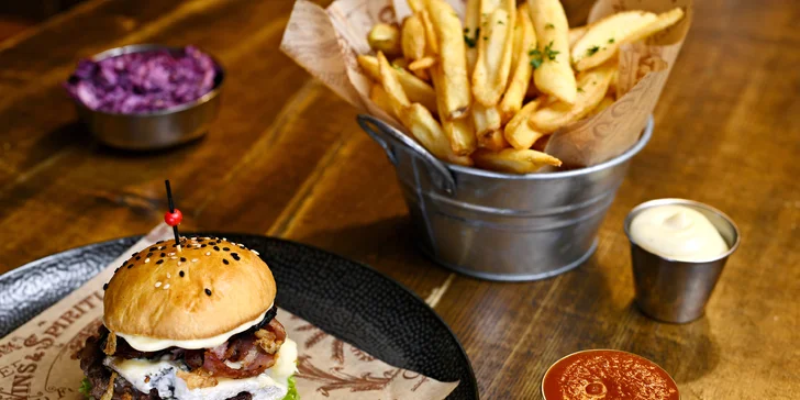 Degustace miniburgerů na Žižkově pro dva: Black Angus, losos, trhané vepřové i jelení