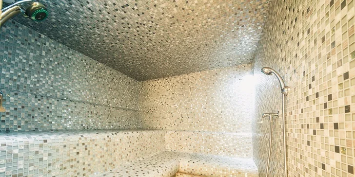 Wellness pobyt s polopenzí: saunový svět, bazén, jacuzzi a další relax