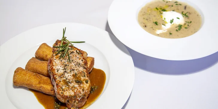 Tříchodové menu pro 2 osoby U Nouzů: kulajda, vepřová kotleta i čokoládový dortík
