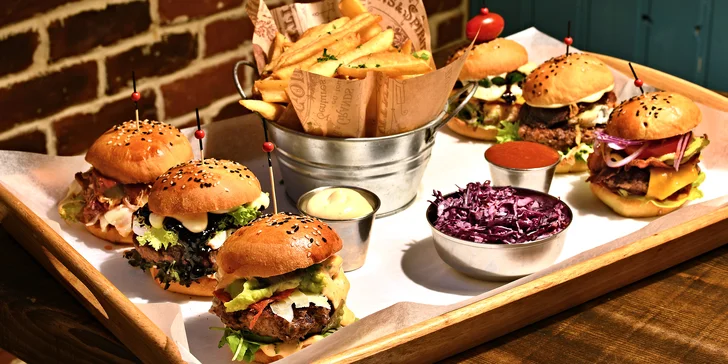 Degustace miniburgerů na Žižkově pro dva: Black Angus, losos, trhané vepřové i jelení