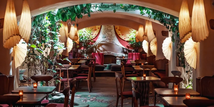 Tříchodové vegetariánské menu pro dva: paštika z tofu nebo guacamole, quesadilla či kari i sladká tečka