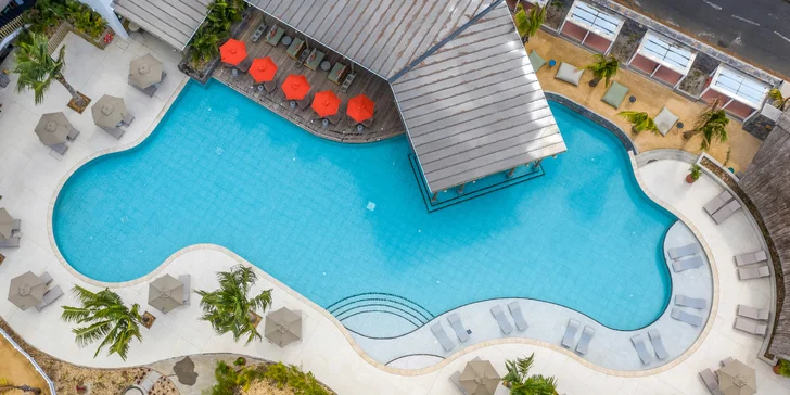 Romantická dovolená na Mauriciu: 4* ubytování s polopenzí, písečná pláž přímo u hotelu