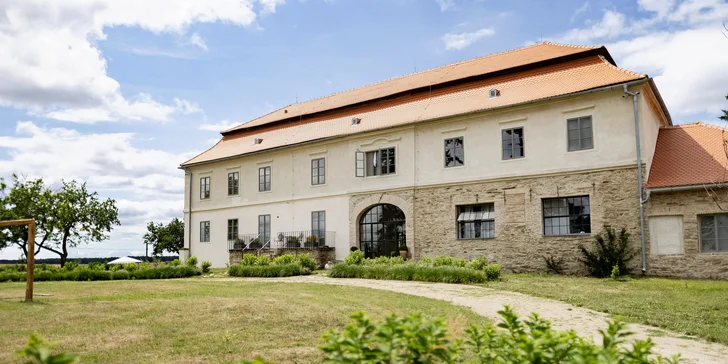 Pobyt pro dva i rodinu v klidném prostředí Kocandy na Znojemsku: snídaně, láhev vína i degustace