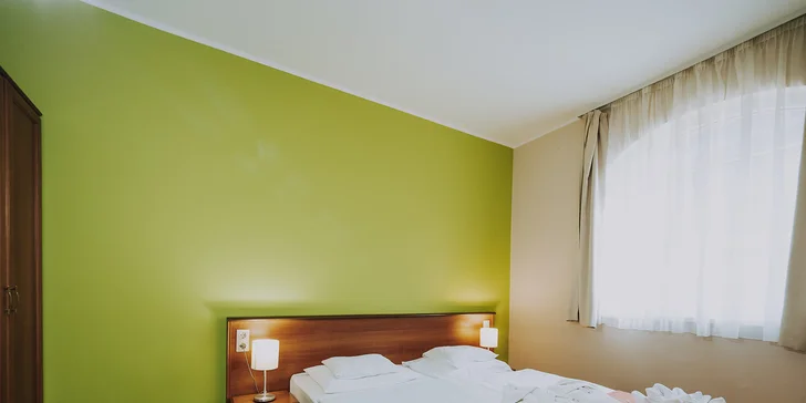 Pobyt nedaleko Egeru: wellness centrum s léčivou vodou, termální koupaliště, polopenze a zábava