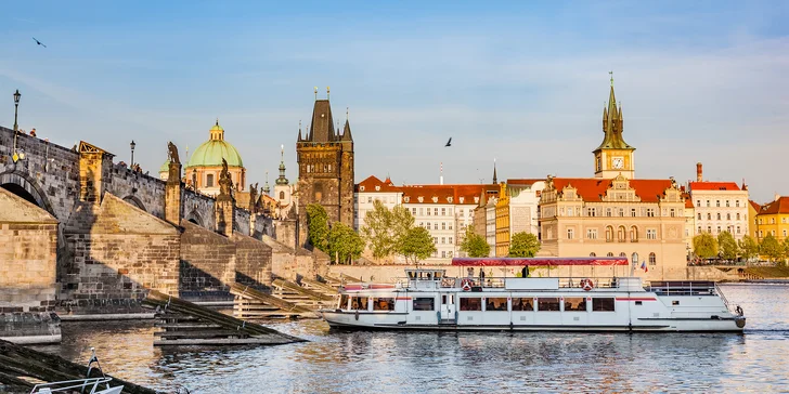 Jednodenní výlet: působivá Praha s plavbou po Vltavě a návštěvou Kutné Hory
