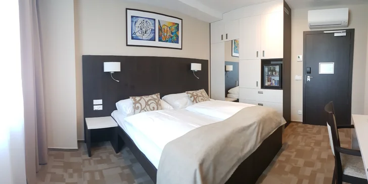 Pobyt v hotelu s největším wellness v Praze: snídaně či polopenze, bazény a sauny i fitness
