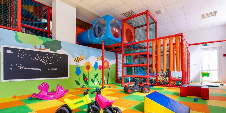 1 nebo 5 vstupů do dětské herny: prolézačky, míčový bazén i maxi lego