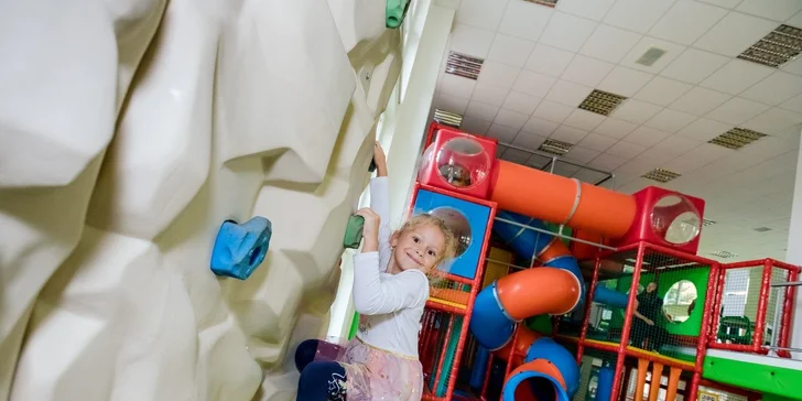 1 nebo 5 vstupů do dětské herny: prolézačky, míčový bazén i maxi lego