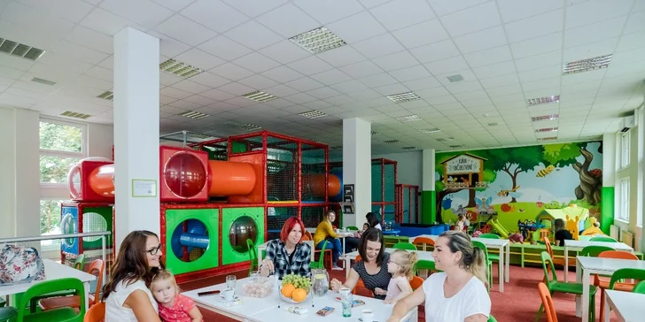1 nebo 5 vstupů do dětské herny: prolézačky, míčový bazén i maxi lego