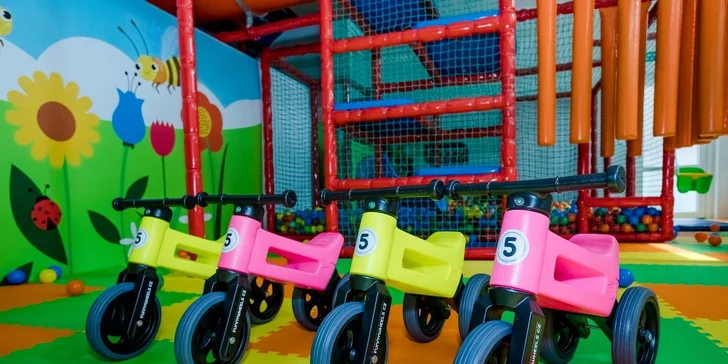 1 nebo 5 vstupů do dětské herny: prolézačky, míčový bazén i maxi lego