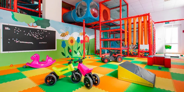 1 nebo 5 vstupů do dětské herny: prolézačky, míčový bazén i maxi lego