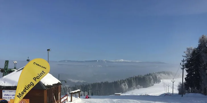 Pobyt se snídaní ve stylu první republiky: Kramářův zámek v Podkrkonoší nedaleko ski areálu