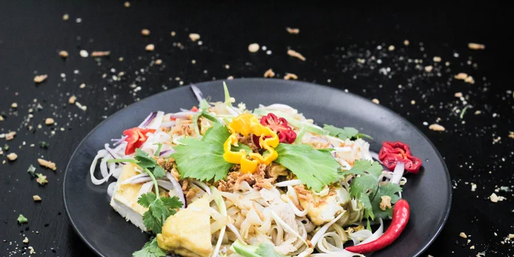 Veganské menu s nápoji i dezertem pro 1 či 2 osoby: curry, burger, mrkvový dort a další dobroty