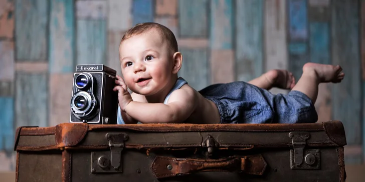 Rodinné a těhotenské focení v ateliéru: 6–10 retušovaných fotografií