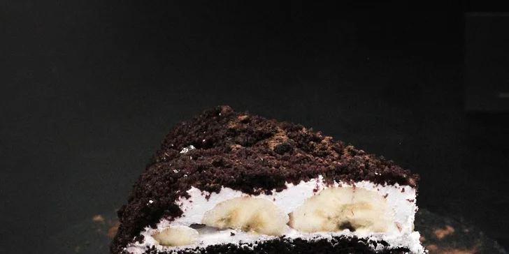 Veganský dezert a nápoj dle výběru pro 1 nebo 2 osoby: red velvet, brownies i medovník