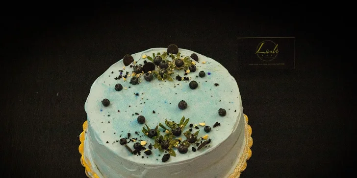 Veganský dezert a nápoj dle výběru pro 1 nebo 2 osoby: red velvet, brownies i medovník