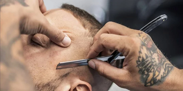 Péče v barbershopu: stříhání vlasů, úprava vousů i full servis od Dennyho