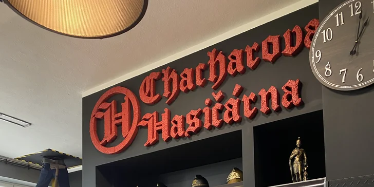 1 nebo 2 pečená kolena v Chacharově hasičárně v Bílovci a k tomu i piva