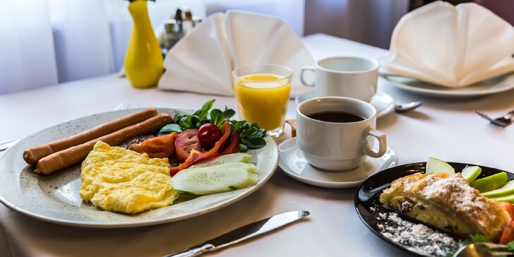 Pobyt ve 4* hotelu v Karlových Varech u Vřídelní kolonády se snídaní