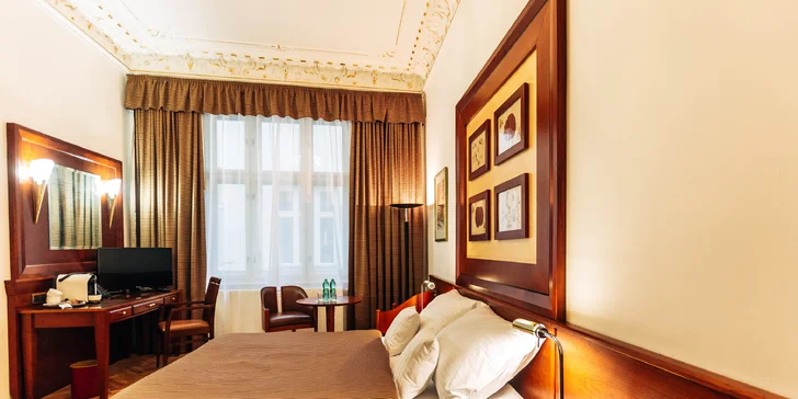 Pobyt ve 4* hotelu v Karlových Varech u Vřídelní kolonády se snídaní