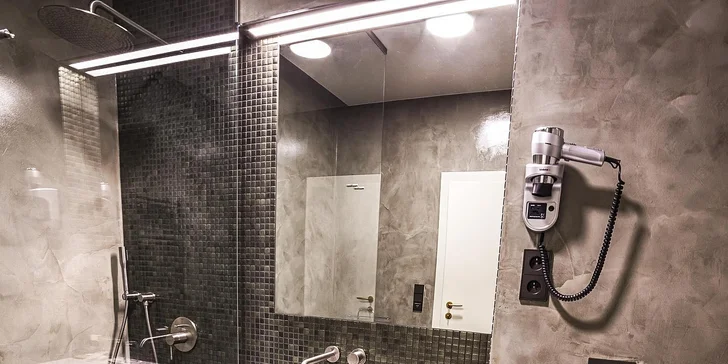 Pobyt ve 4* hotelu v Karlových Varech u Vřídelní kolonády se snídaní
