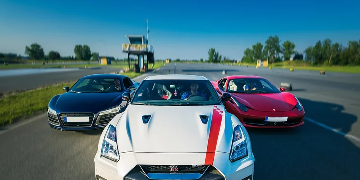 Jízda ve Ferrari, Lamborghini, Porsche či Nissanu na závodním okruhu v Mostě