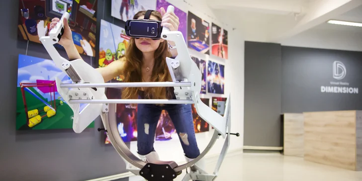 Simulátor létání a plavání ICAROS: balanční plošina pro virtuální realitu