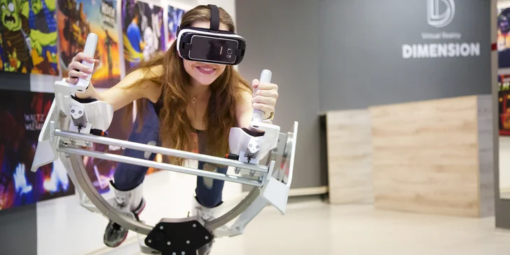 Simulátor létání a plavání ICAROS: balanční plošina pro virtuální realitu