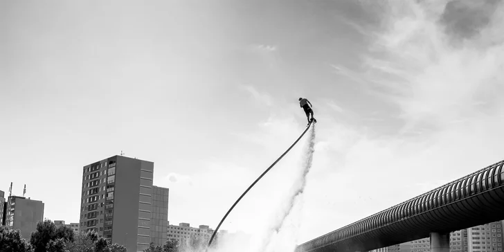 Lekce létání na flyboardu pro 1 osobu: základy i VIP lekce s Petrem Civínem s triky