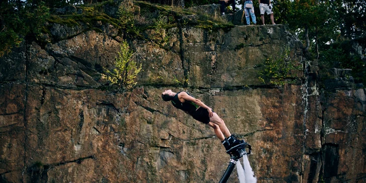 Lekce létání na flyboardu pro 1 osobu: základy i VIP lekce s Petrem Civínem s triky