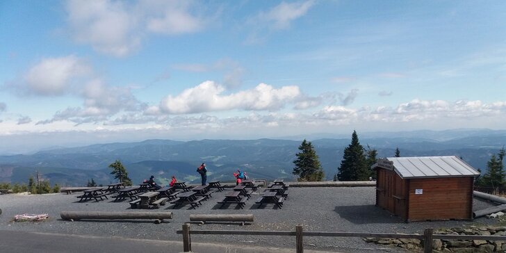 Pobyt přímo na vrcholu Lysé hory: horská chata s polopenzí a bowlingem