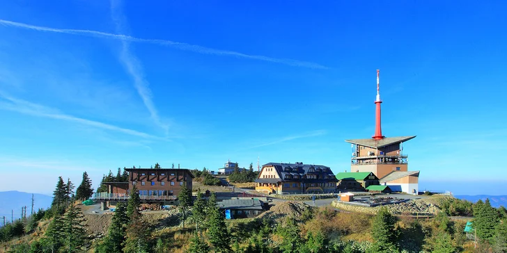 Pobyt přímo na vrcholu Lysé hory: horská chata se snídaní nebo polopenzí i sleva na zapůjčení elektrokol