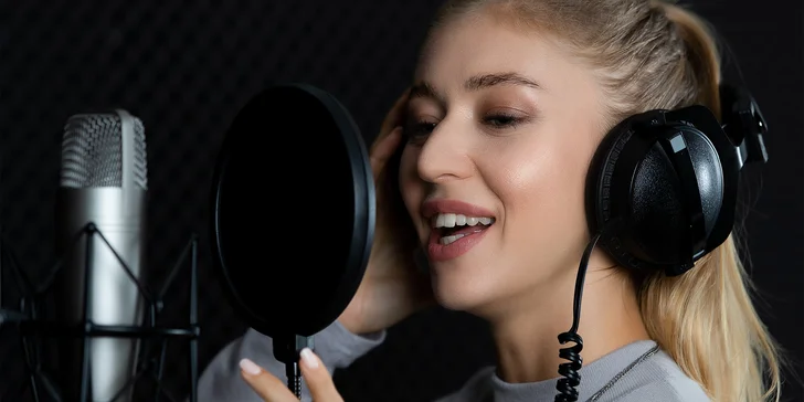 Nahrajte si píseň či podcast: 2 hod. v nahrávacím studiu vč. mixu a masteringu