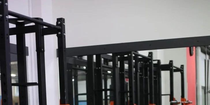 Top Fitness: jeden vstup či měsíční permanentka a lekce od trenéra