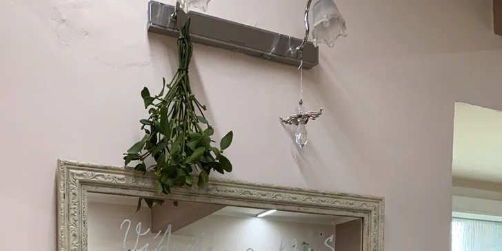 Mytí, dámský střih, foukaná a závěrečný styling pro polodlouhé a dlouhé vlasy