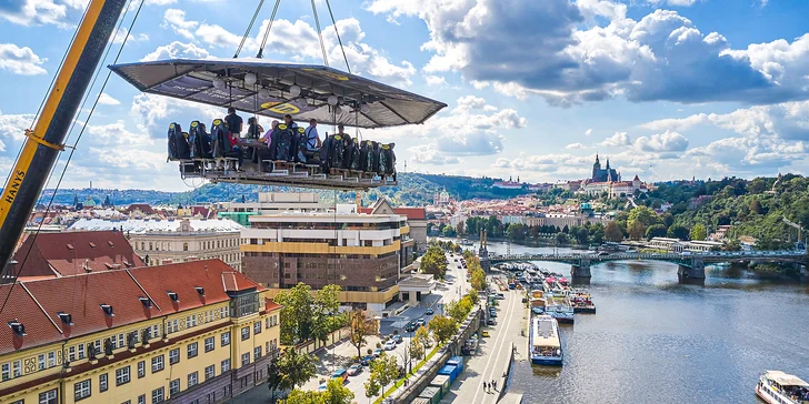 Degustační menu od špičkového šéfkuchaře podávané v oblacích: plošina zavěšená ve výšce 50 metrů